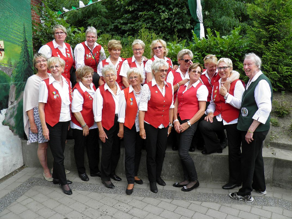 Die Damenabteilung des Schützenvereins Buchholz 01